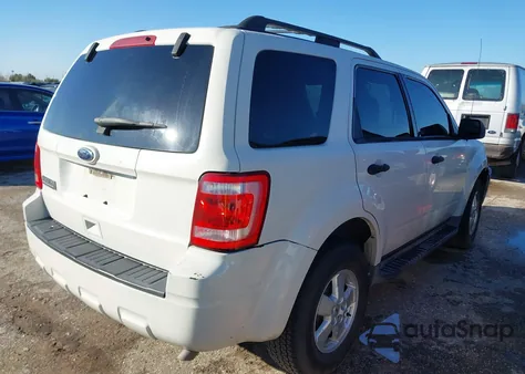 2010 Ford Escape Xlt из США, поврежденный, VIN 1FMCU0D72AKC17222